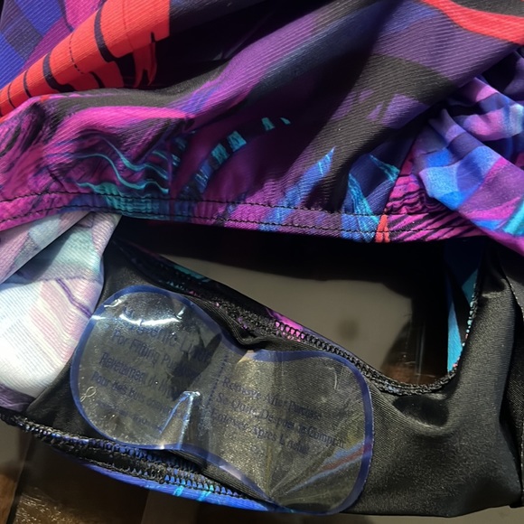 Miraclesuit
Caliente Tropica Revele One Piece Swimsuit - Picture 11 of 13